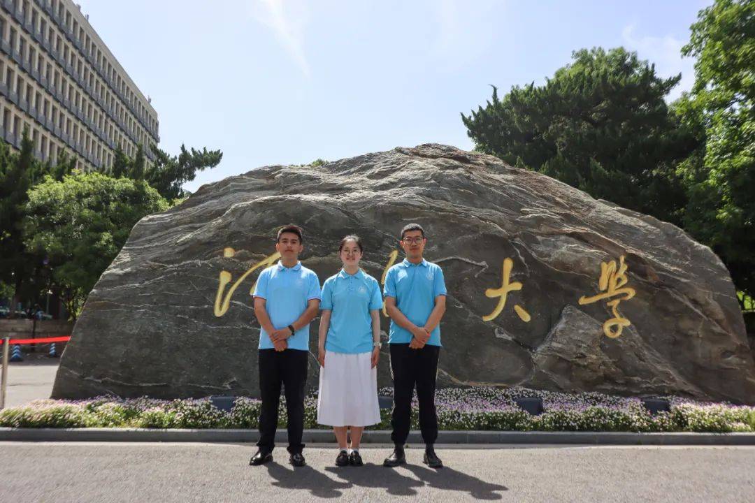 是时候,来与这群大学生一起认识大海的浪漫了