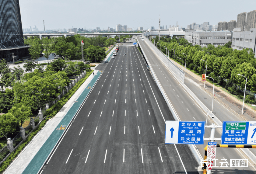 武汉新城高新四路示范段提前开放