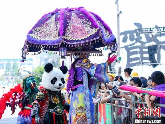 中国国际动漫节动漫巡游杭州举行