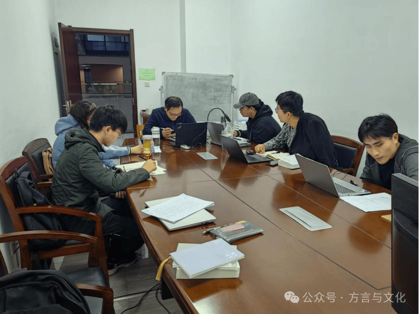 方言读书会——珞珈山下好读书