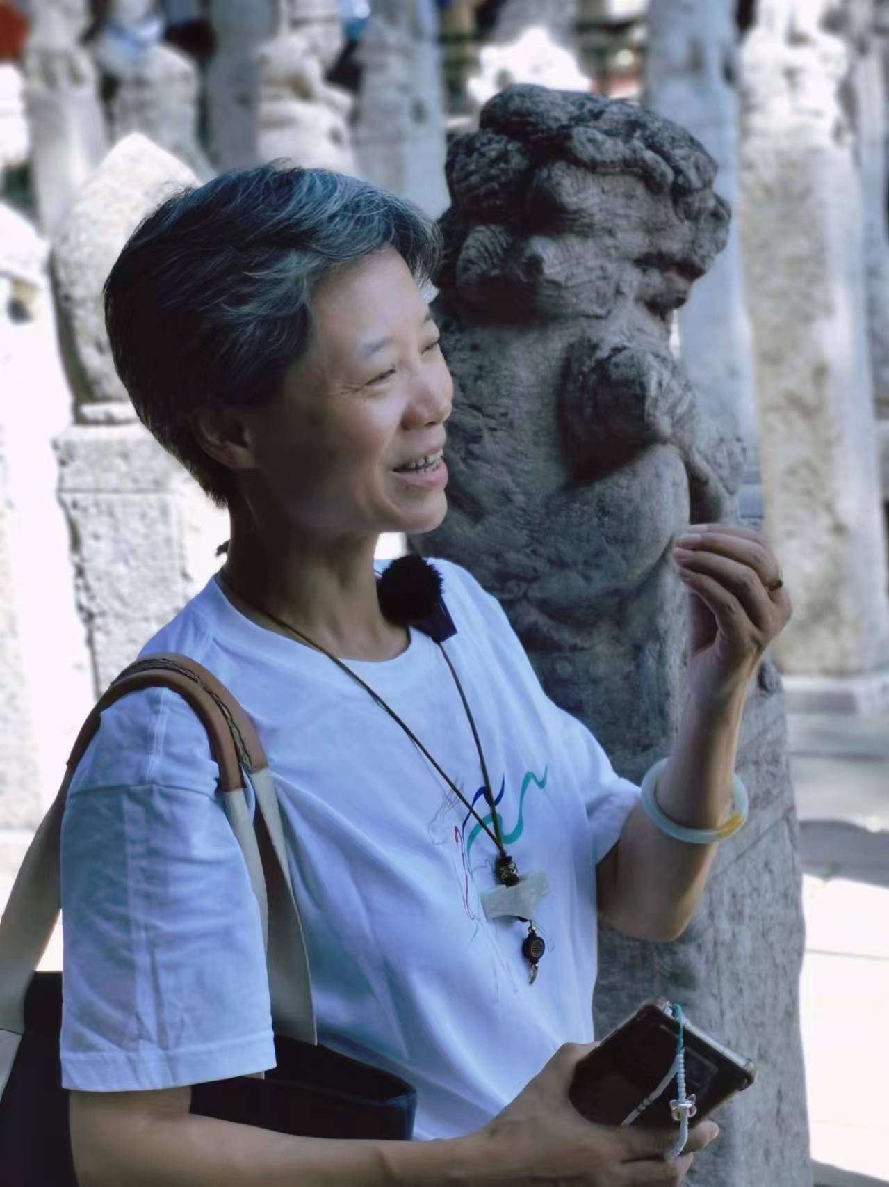 中国故事|一位博物馆讲者的"治愈力"叙事_肖静_历史_导游