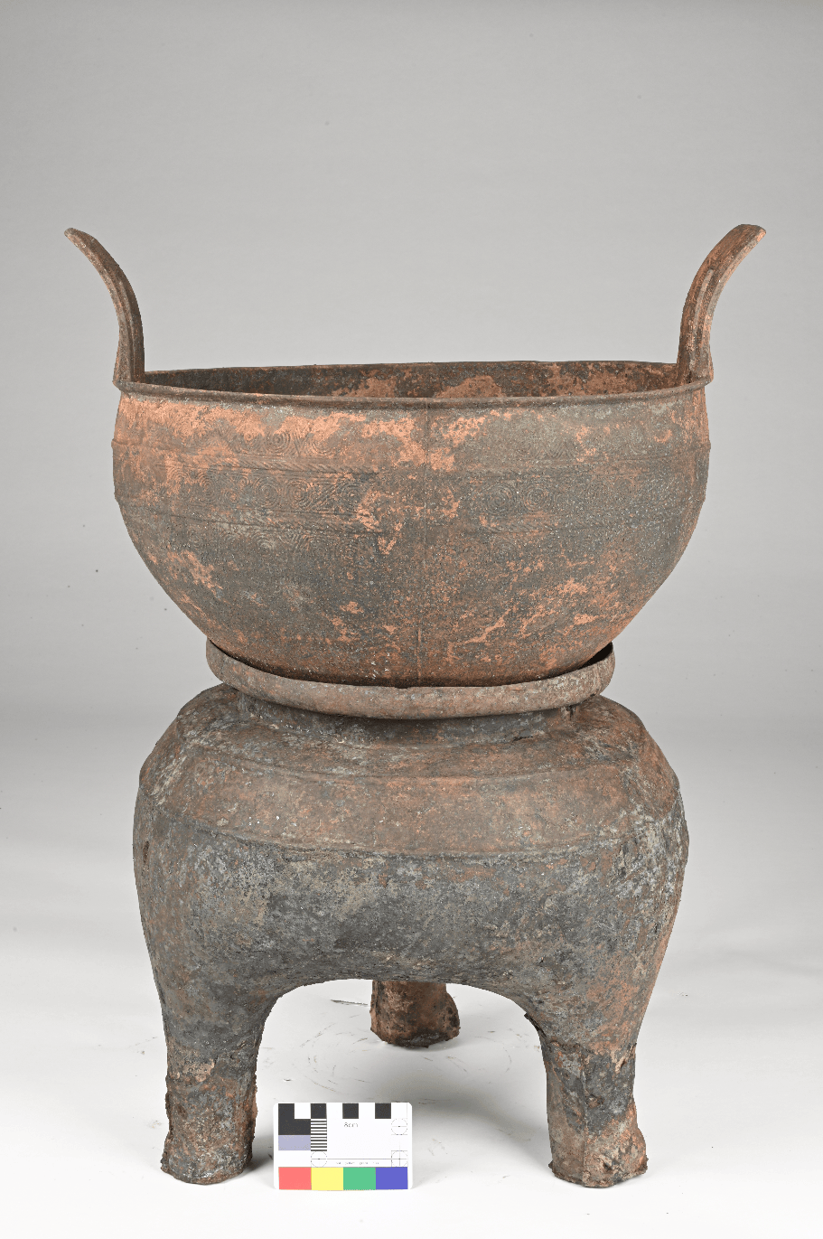 图四 铜甗图五 铜簠图六 铜簠铭文(楚王酓前作铸金簠以供岁尝)图七 漆