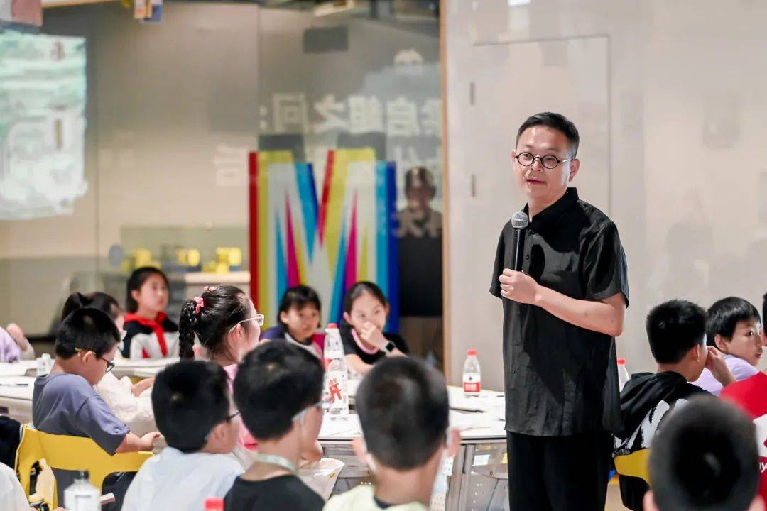 教育|"有光课堂"启发青少年思辨与探索:多视角下的郑和下西洋_历史