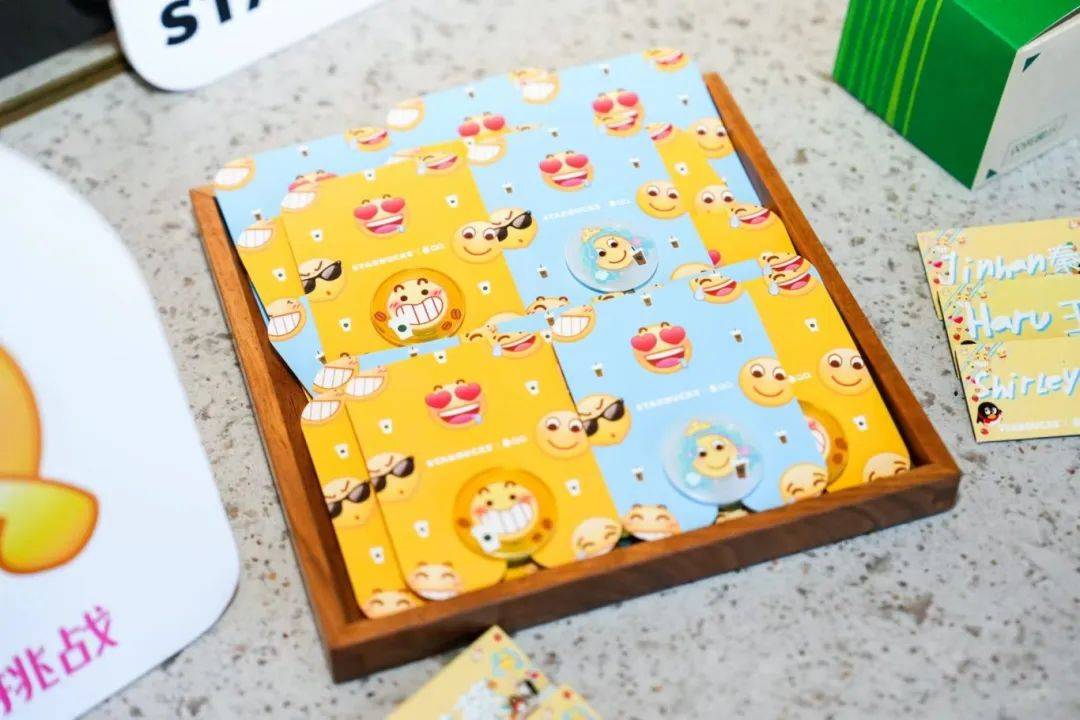 酷,微笑,呲牙,笑哭,心心眼~520的专属表情包你选哪一款?