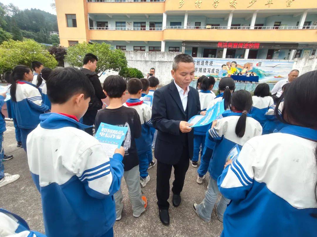 开阳县花梨镇中学图片