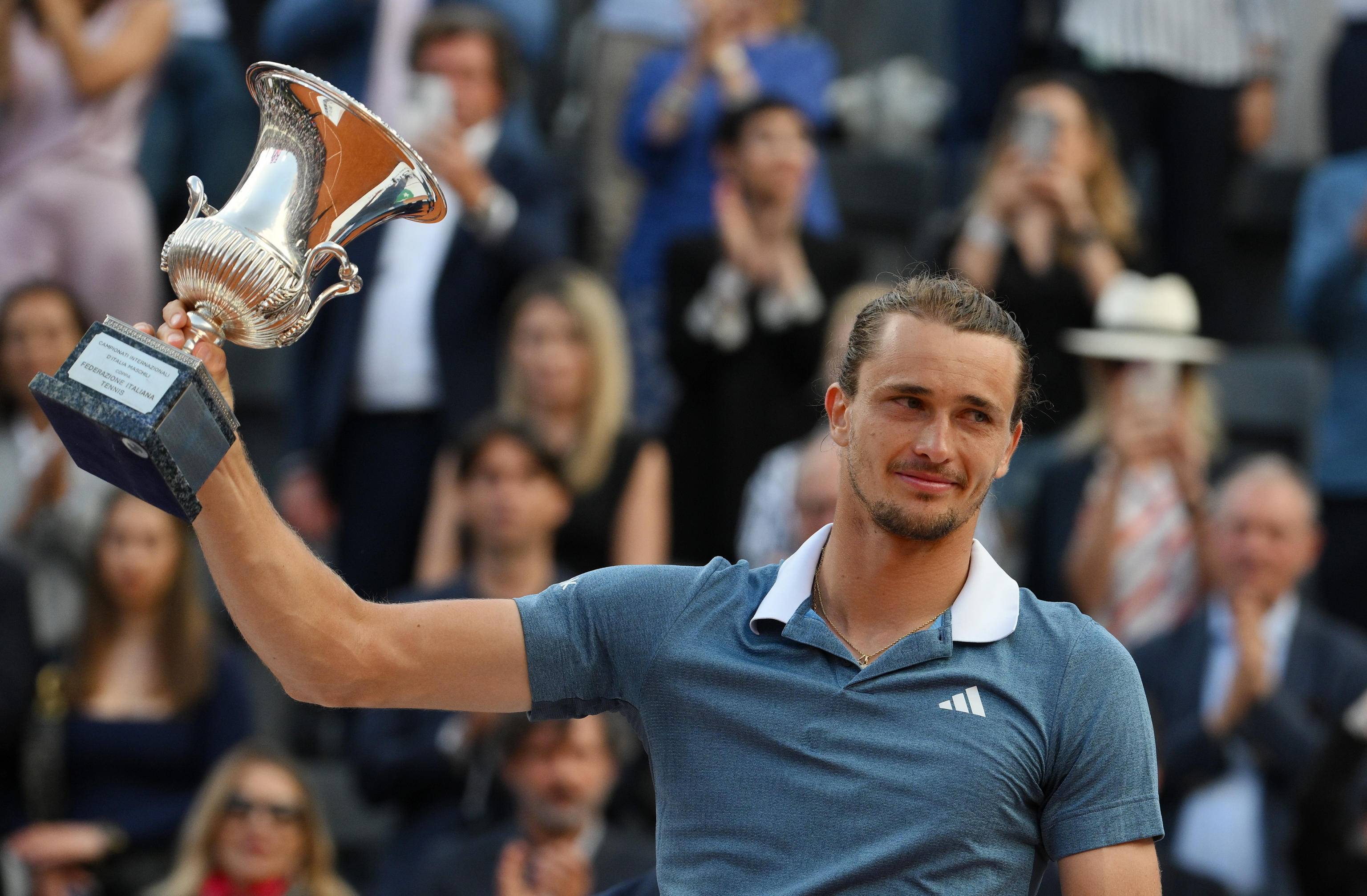 网球——罗马大师赛:兹维列夫夺冠