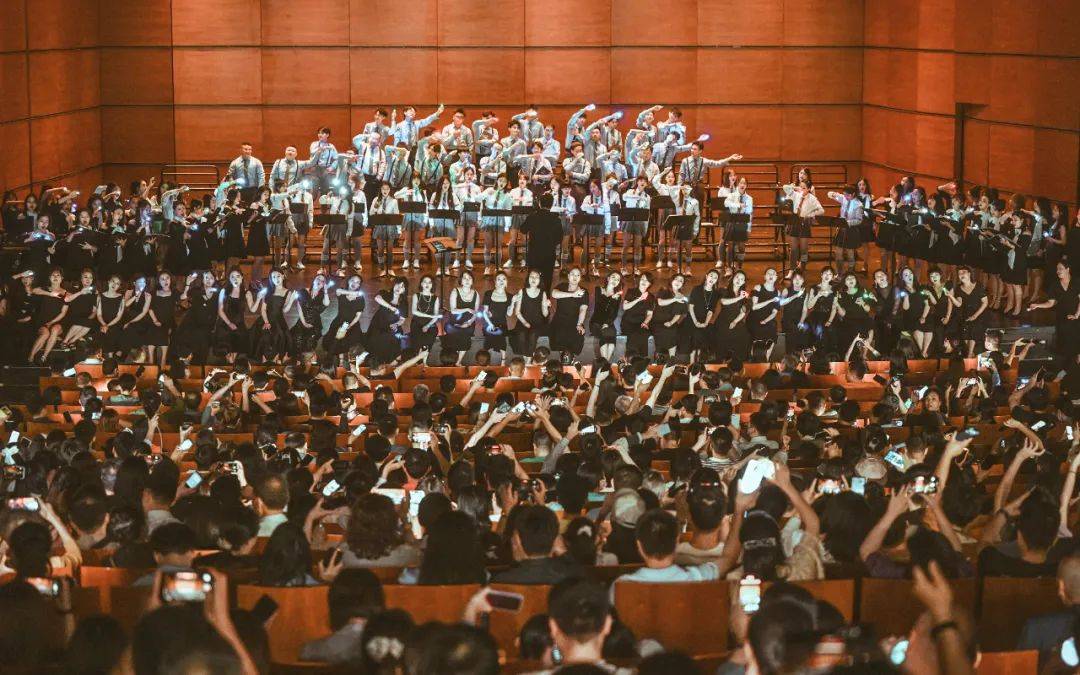 一个网红合唱团成长记