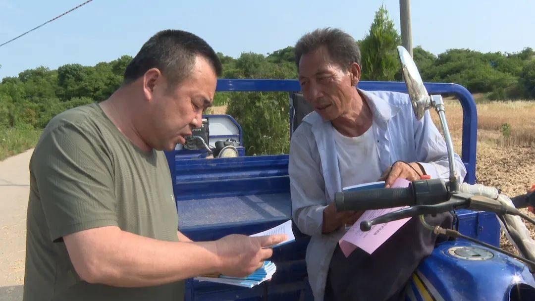 郧阳区:推进秸秆科学还田 护航"三夏"生产