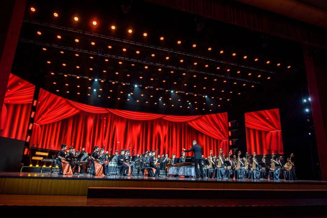 市少年宫建宫60周年庆·"时间的花朵"艺术教育主题演出圆满举行