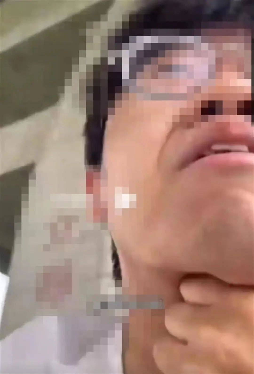 暴力锁喉执法还反问“暴不暴”？涉事交警被停职！
