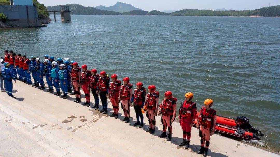 奋楫扬帆 劈波斩浪丨葫芦岛市消防救援支队联合相关单位开展水域救援