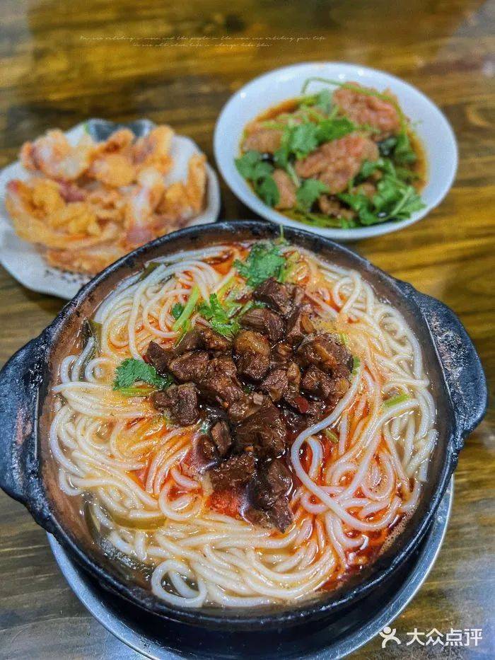 能逛能吃还出片!乐山这条老街彻底被王鹤棣带火啦09