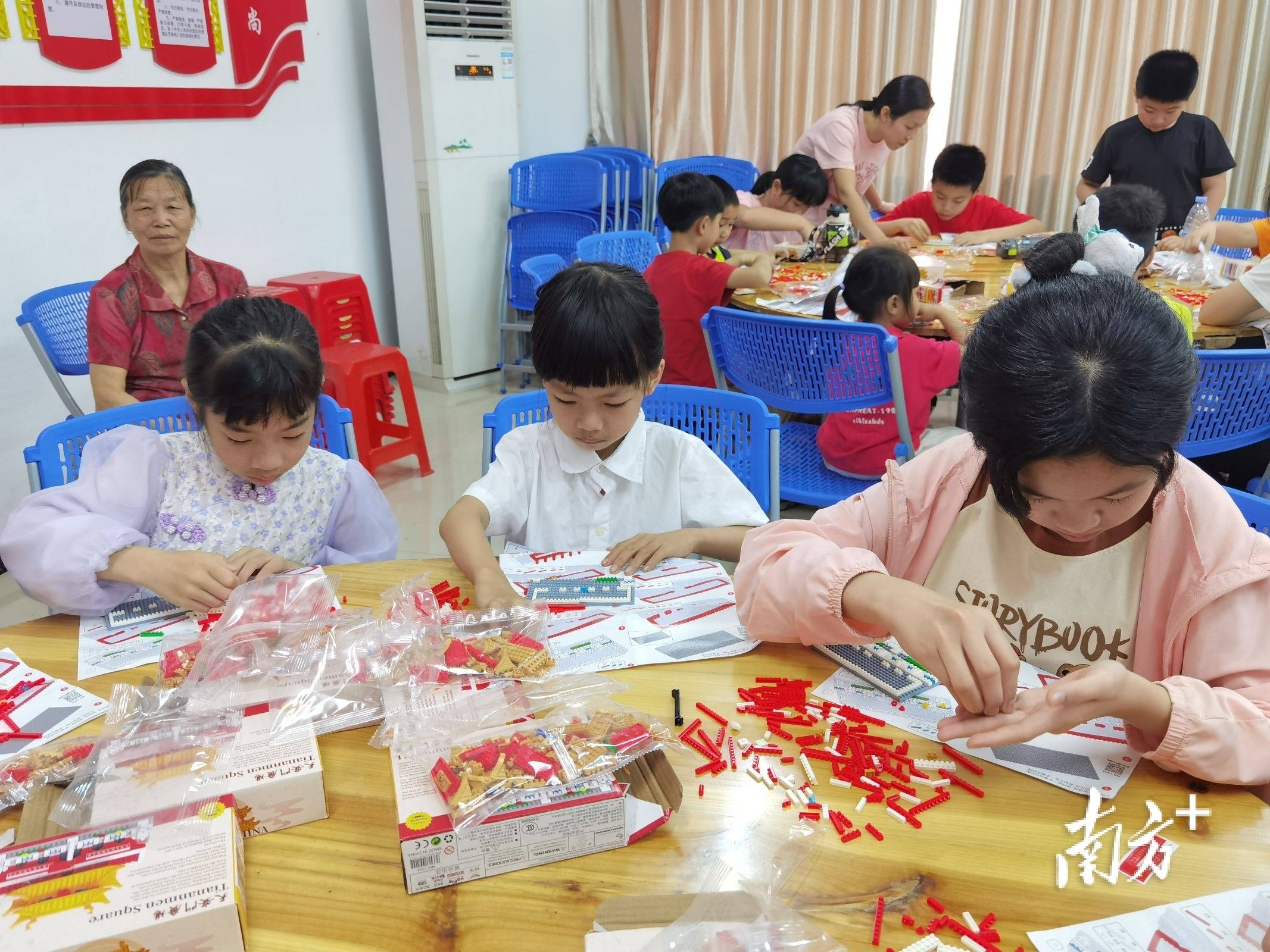 🌸【管家婆一码一肖资料大全】🌸-汇聚青春能量 厦门国际银行北京分行团委开展公益读书课堂活动  第2张