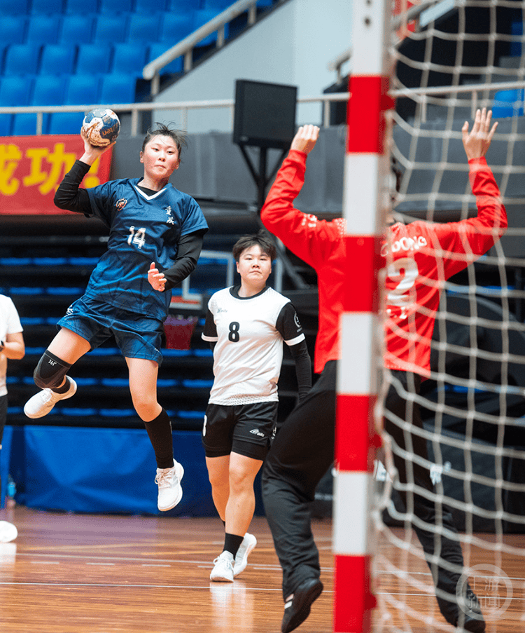全国女子手球冠军杯赛在万州举行_比赛_摄影_体育馆