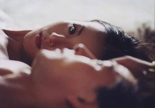 9部：经典大尺度，高颜值电影值得你熬夜一看