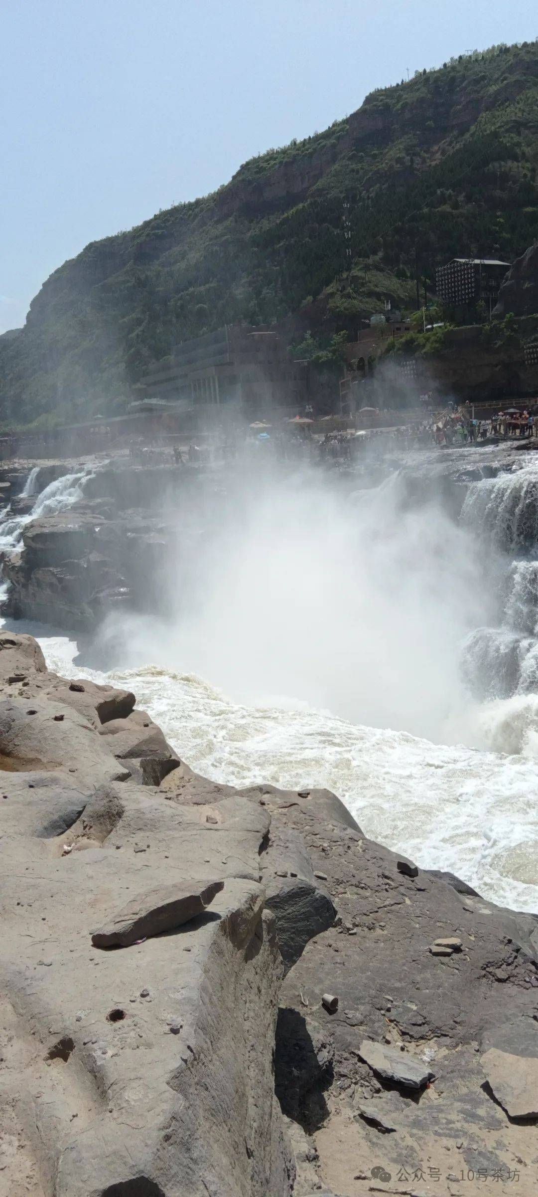黄河咆哮——写在黄河壶口瀑布‖田诗贵(四川)
