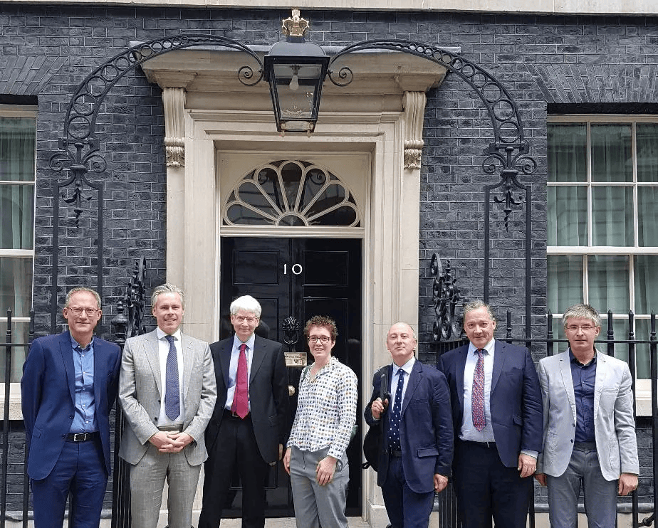 "钱对于顶级数学家来说并不重要"谈起初次见到望月