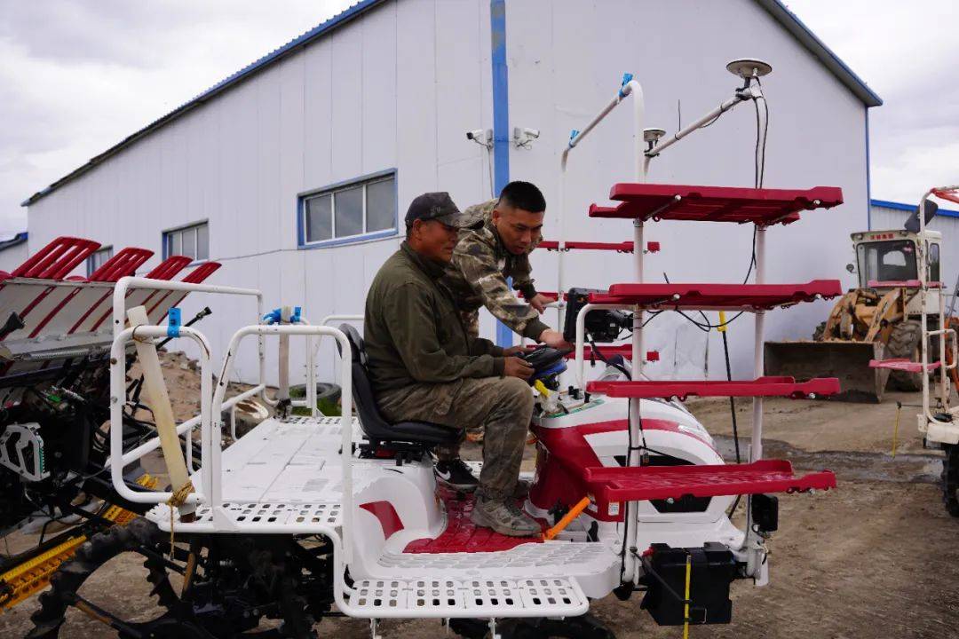 江川农场:春耕"功臣"清洗入库