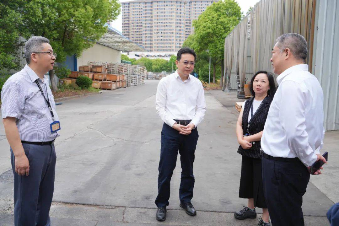 边督边改|奉贤区委副书记、区长王益群以“四不两直”方式开展生态环境保护实地督导_工作_小区_整改