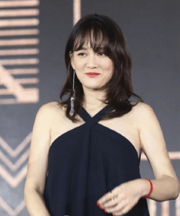 最近这段时间,陈乔恩因为金扫帚奖事件受到了关注,她演了大烂片《可不