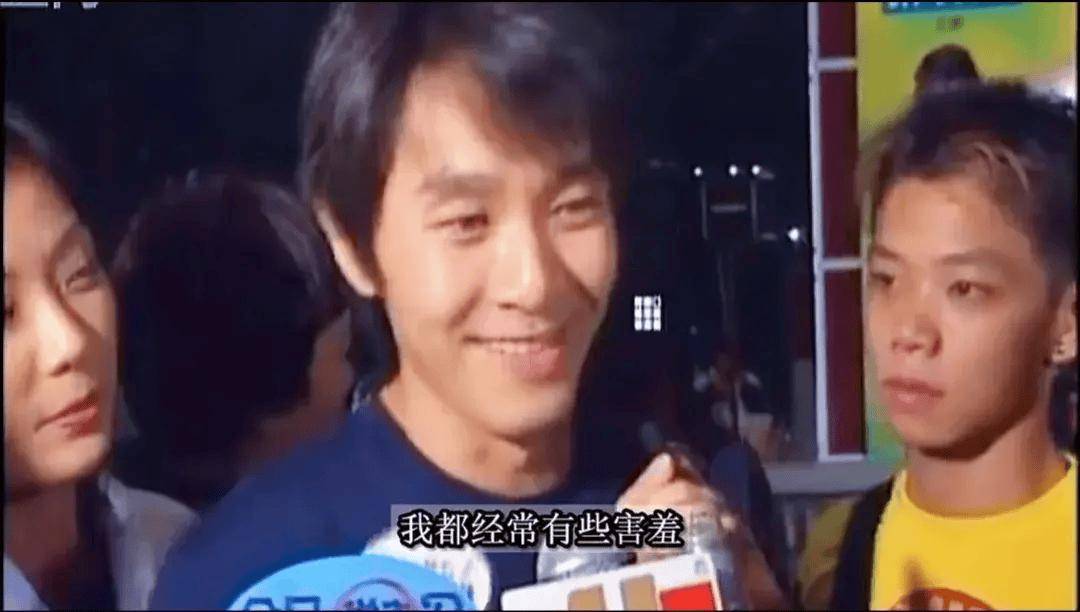 吴君如和陈可辛秀恩爱,丈夫送上贴面吻,女儿成了背景板