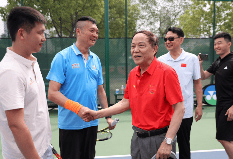 队的庞遵萍/杨雪梅和山西队的郭方/王宏刚,辽宁队的高兴武/田野和四川