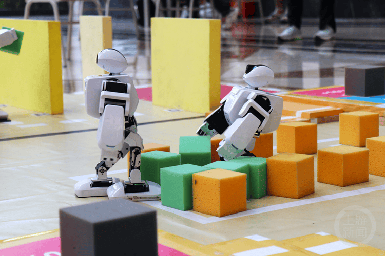 智能餐饮服务、智慧药房……看重庆大学生机器人创意大比拼