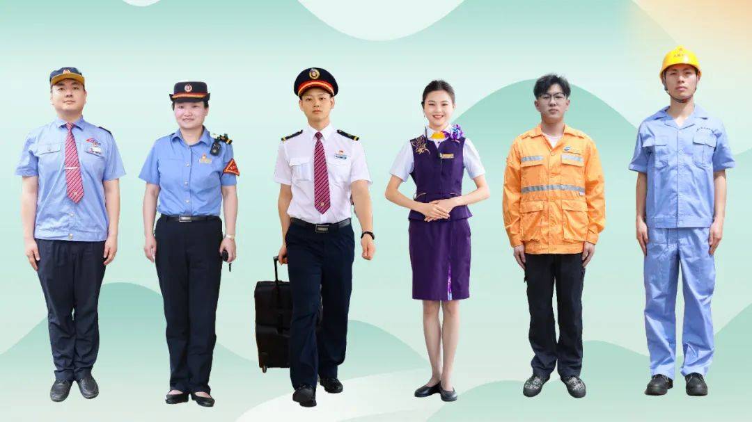 看他们的风采吧客运员客运员的夏季制服是经典的"铁路蓝"套装低调内敛