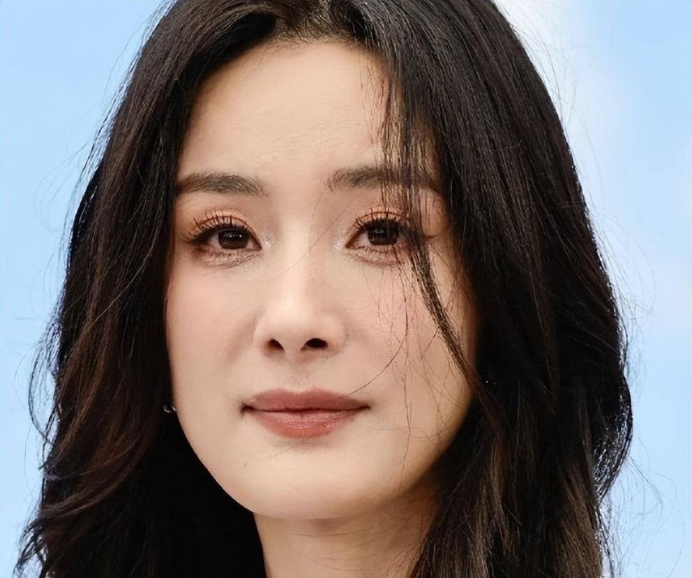 戛纳这一天,内娱女星们的"真实颜值",治好了我的容貌焦虑