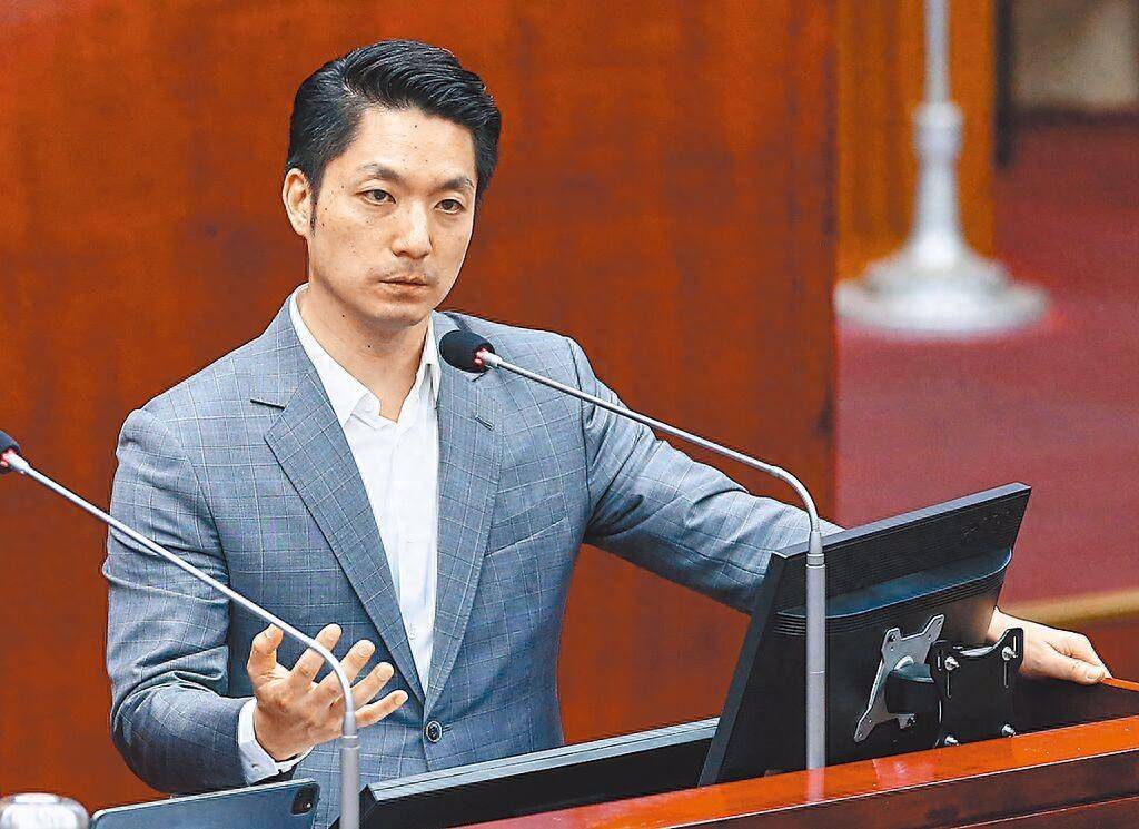 侯汉廷细数民进党过去"没收审查"事迹, 蒋万安批"双重标准"