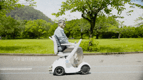 科技助残丨代步机器人带你"闯进"幸福生活