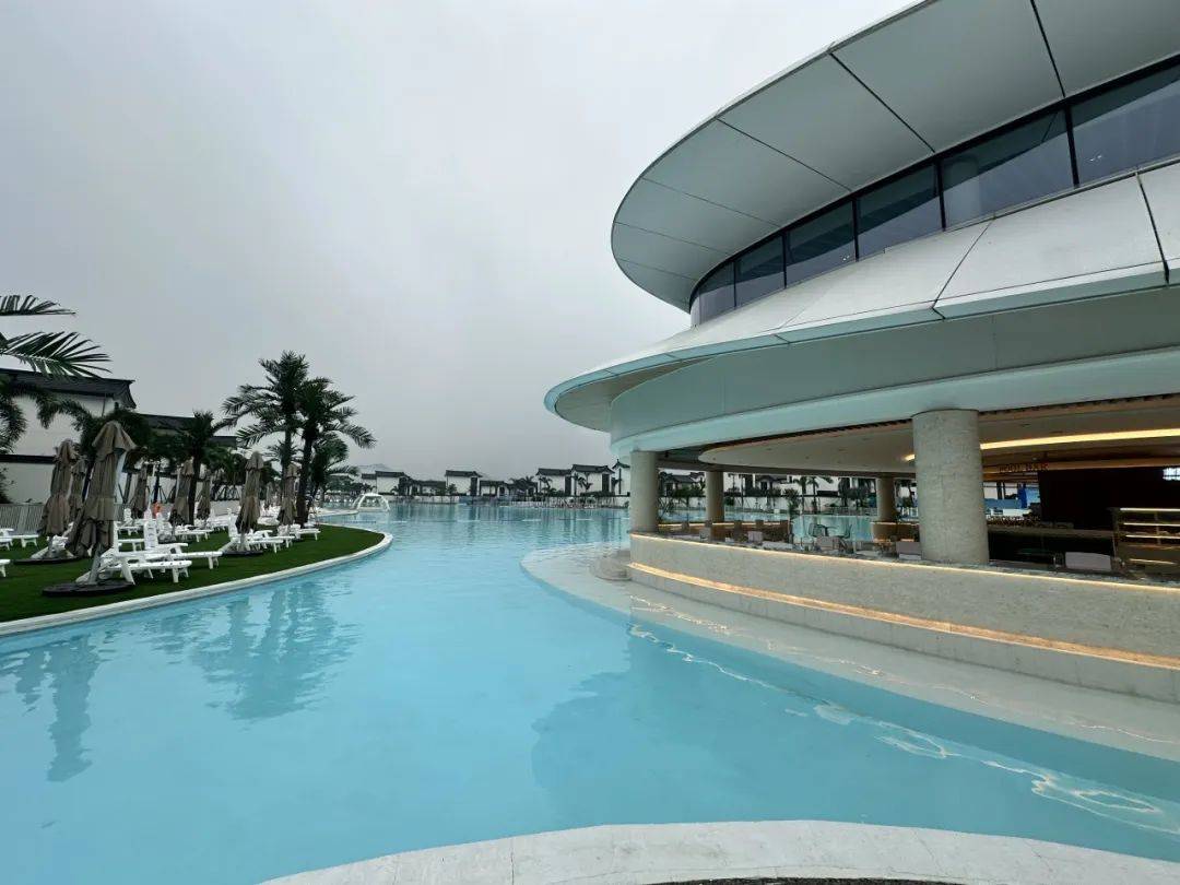 网红的水上酒吧任意打卡水晶湖·欢乐水世界,面积约2.