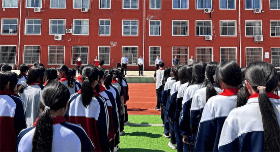 临沂汪沟第一中学举行"5.