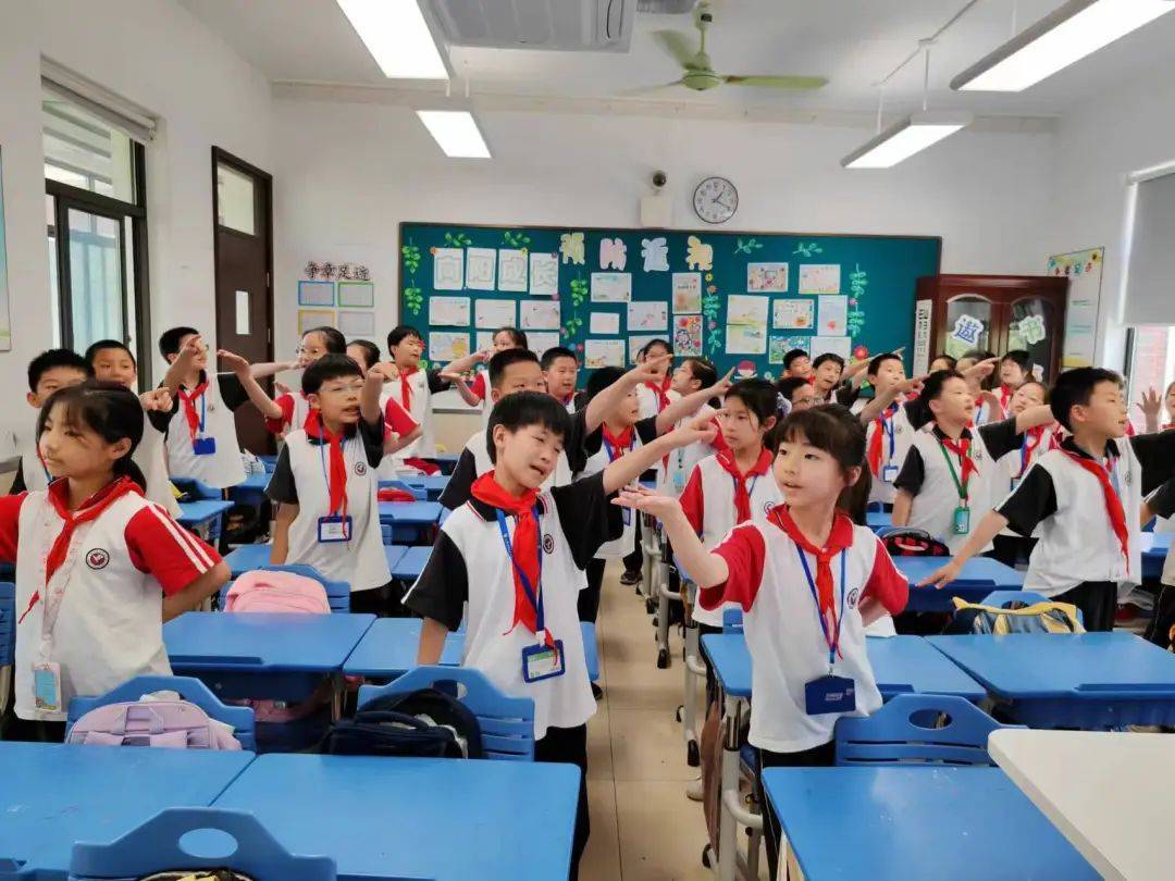 挹秀园| 爱暖童心 唱响校园——育秀小学举行班班有歌声活动