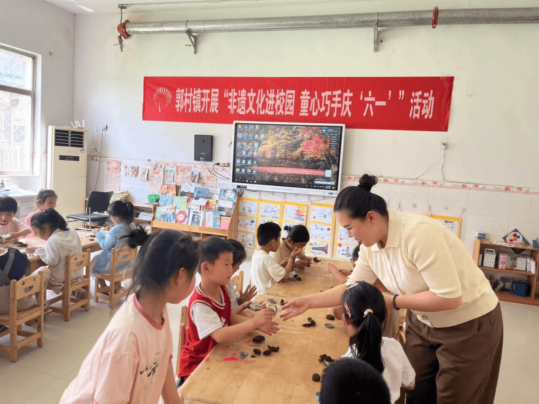 单县近日,成武县张楼镇新时代文明实践所开展"传承非遗文化童心乐享