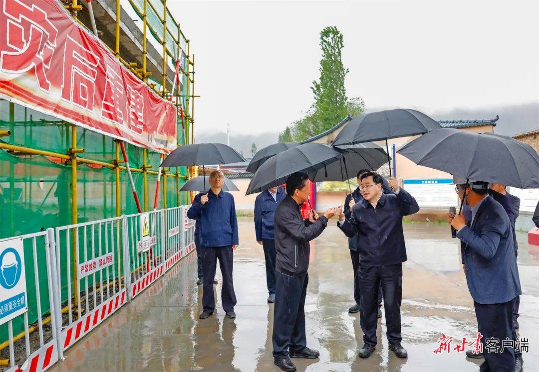 胡昌升在积石山县调研