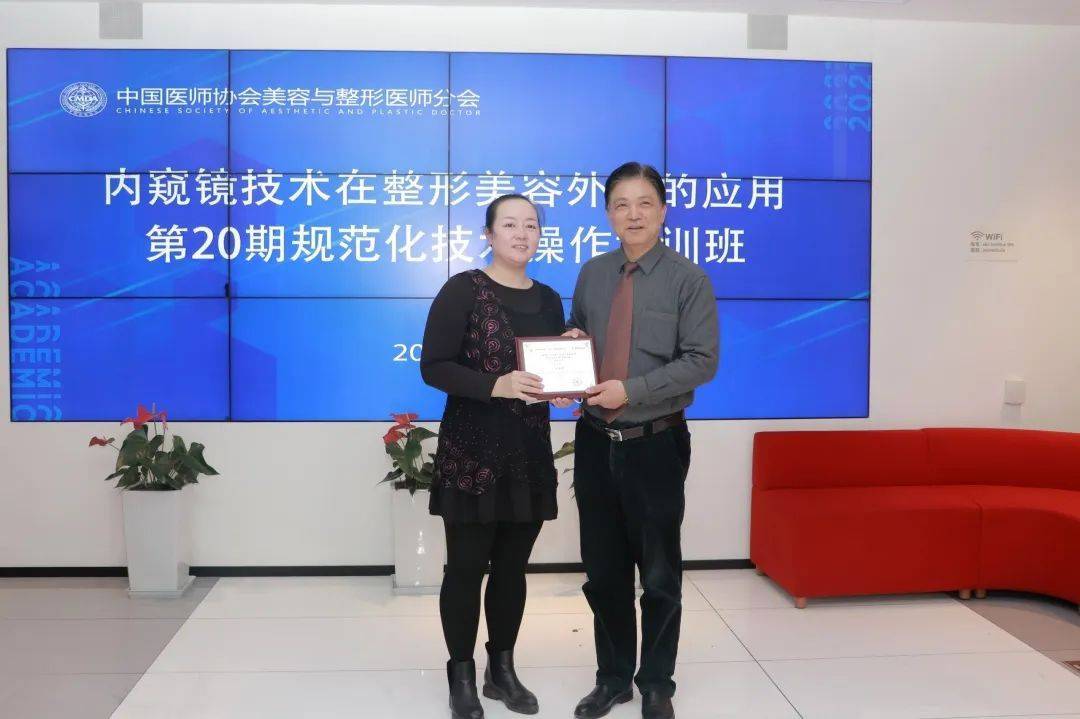 时间的证明 | 王丽君院长专访:扎根医学海,二十年如一日