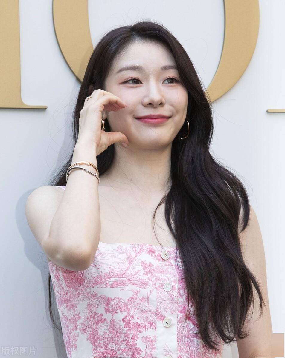 金妍儿这身材,这才是尤物啊!