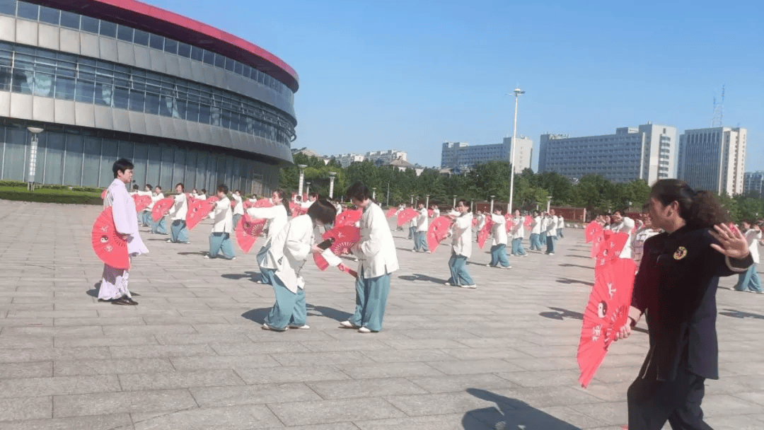 潍坊市太极扇培训暨昌邑市全民健身月启动仪式成功举办