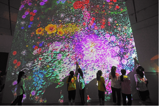 相伴困境儿童 共庆美好"六一"