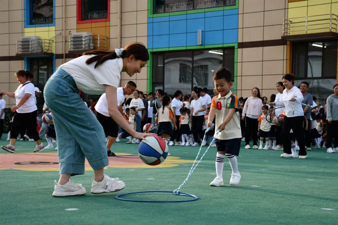 旋风接力赛sports好玩的滑溜布sports超级跑酷sports奔跑的脚步,努力