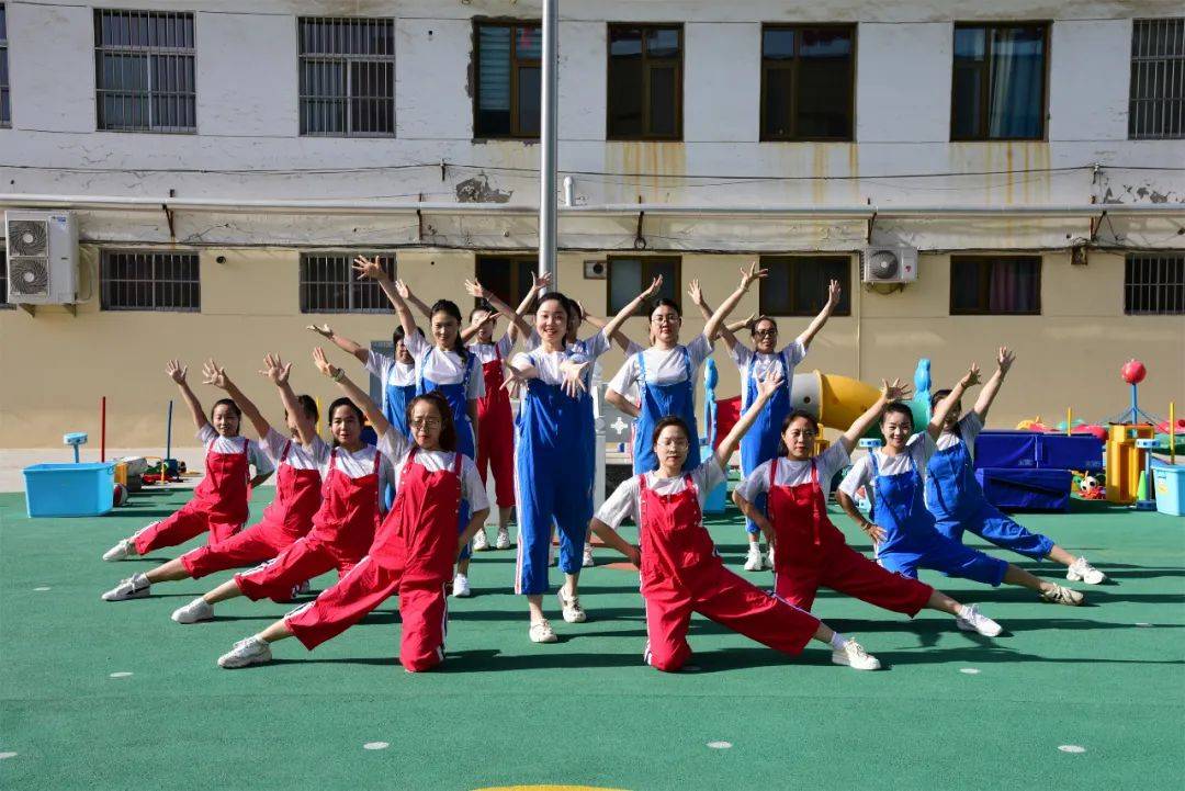 趣享运动 玩转童年——万荣县五一幼儿园庆"六一"家园联谊活动纪实