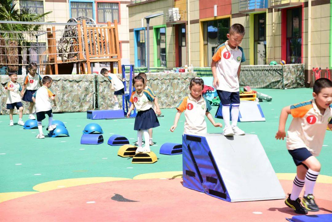 sports小蚂蚁运球sports旋风接力赛sports好玩的滑溜布sports超级跑