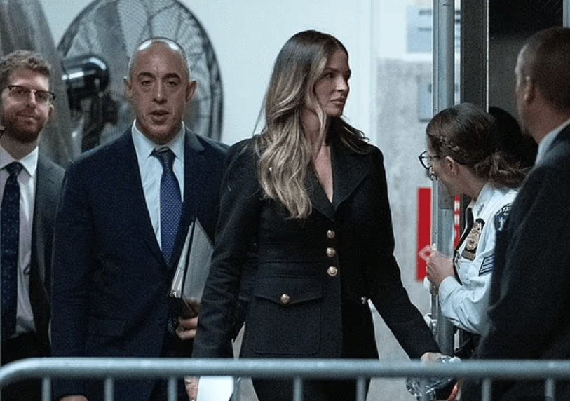 特朗普28岁美女助手力挺前总统,"这是我们最后的战斗"_梅拉尼娅_马戈