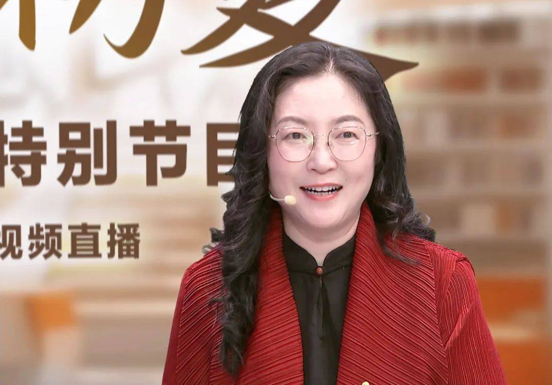 不知不觉,聂梅老师已经来到了退休的年纪,因此这是她主持的最后一期