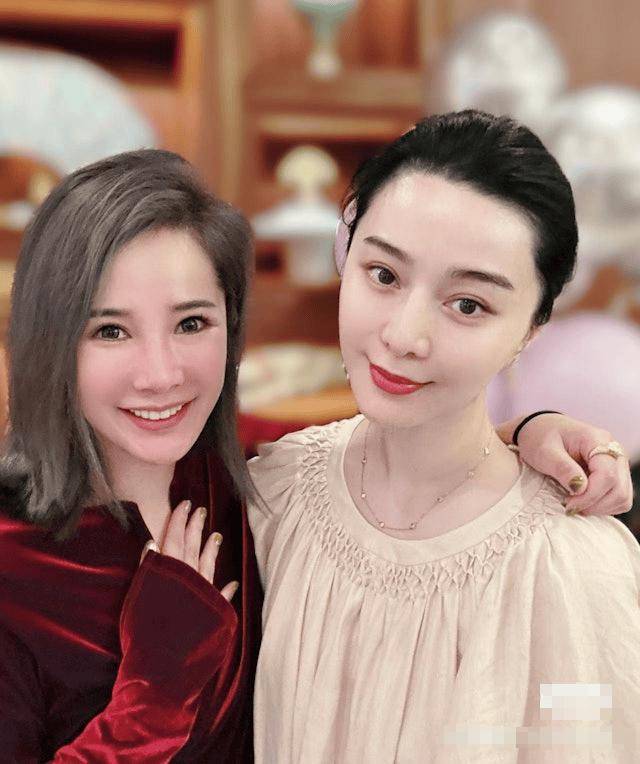 她是甘比赴上海必约老友,视爱马仕为身外之物,深谙豪门生存之道