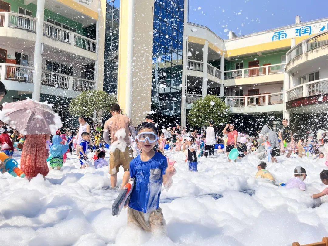 幼儿园_小朋友们_中心