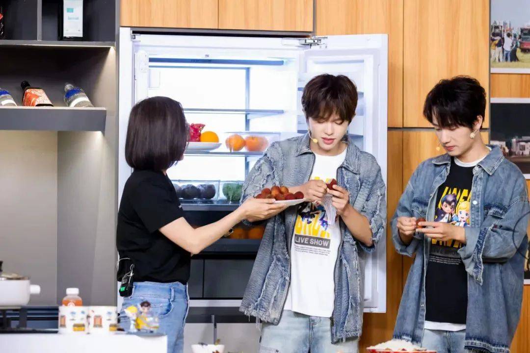 美居焕新:卡萨帝冰箱原创平嵌设计,与橱柜面面齐平