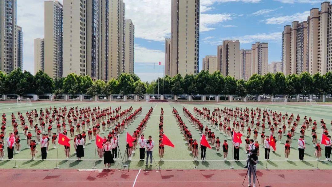 "红领巾"们这样过"六一",仪式感满满!_入队_活动_小学