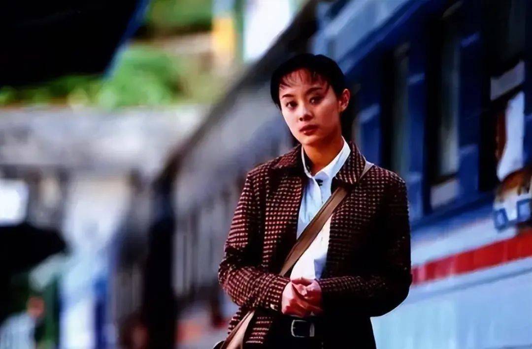 孙俪资助4年的"白眼狼"大学生向海清,20年过去了,如今怎样了?